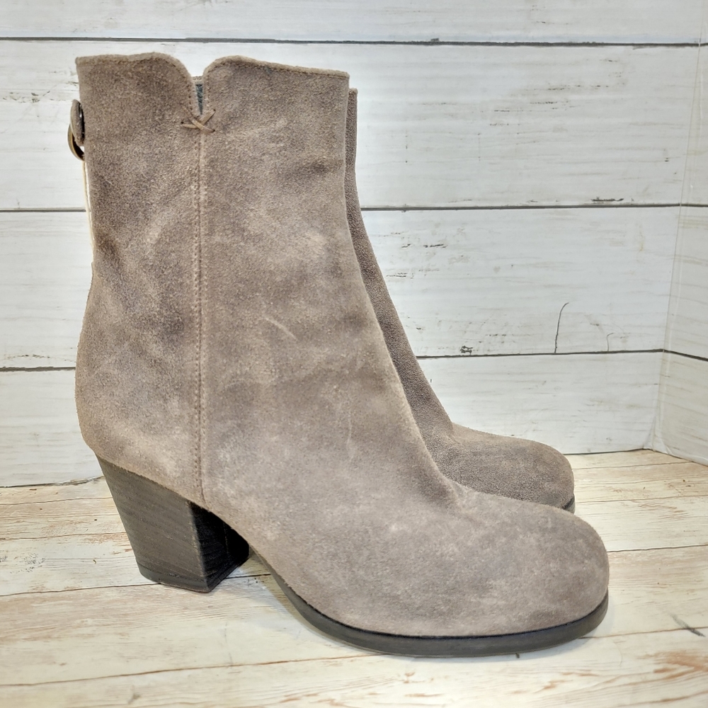 Fiorentini + Baker grey suede back zip ankle boots